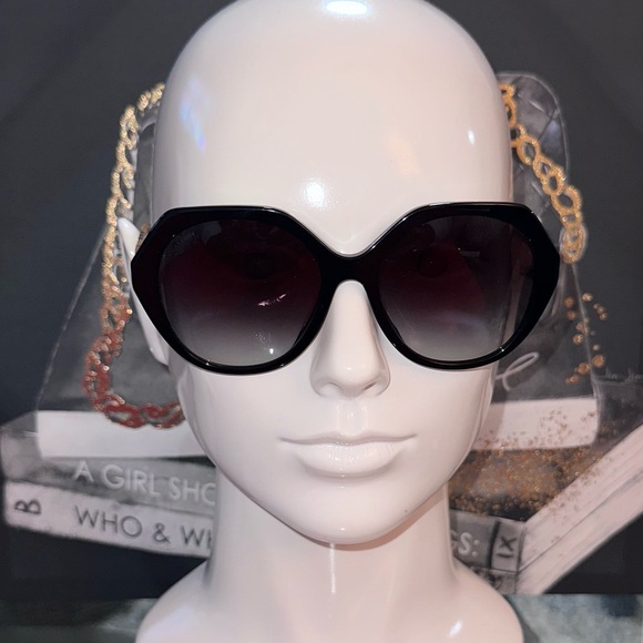 New BURBERRY Vanessa Black Gradient Geometric Ladies Sunglasses 57mm - Picture 8 of 8